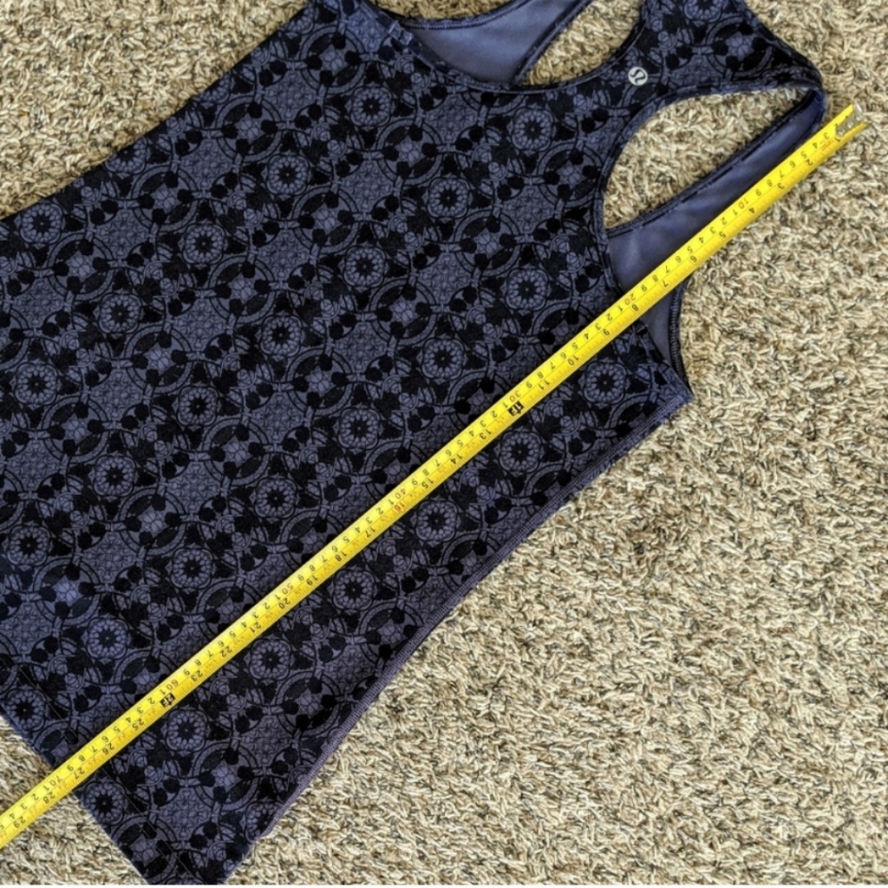 Lululemon Racerback Tank - Size 6 - Picture 4 of 7